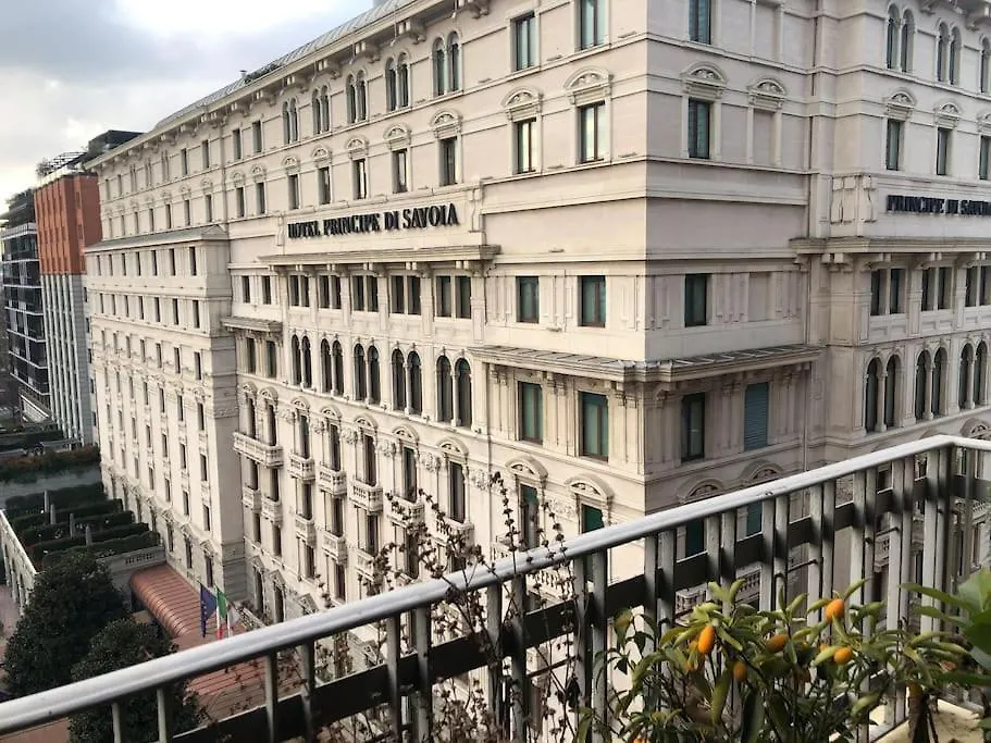 Centro Extra Luxury Appartment With Terrace Milan Apartment